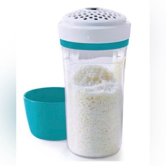 Tupperware Exclusive Delux Cheese Shaker 400ml - Picture 2 of 4